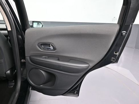 Certified 2022 Honda HR-V LX image 31