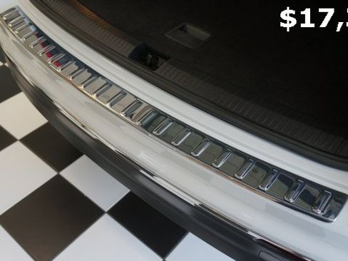 Certified 2021 Volkswagen Tiguan SE image 43