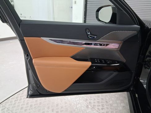 New 2026 BMW 740i image 19