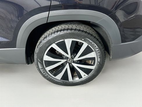 Used 2022 Volkswagen Taos SE FWD image 11
