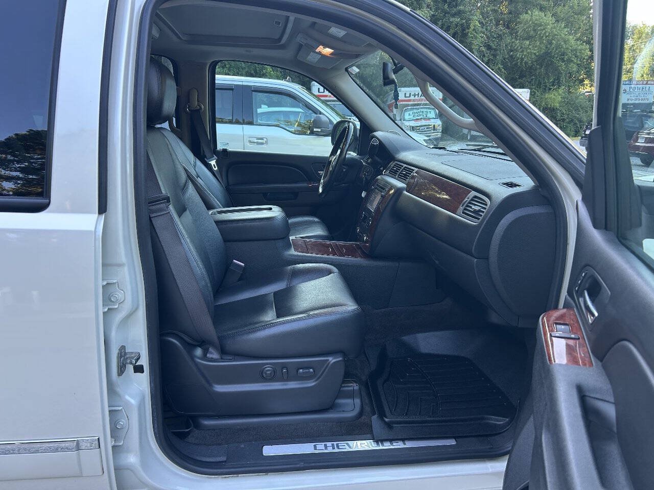 Used 2013 Chevrolet Avalanche LTZ AWD/4WD image 25