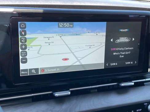 Used 2022 Kia Carnival EX FWD image 21