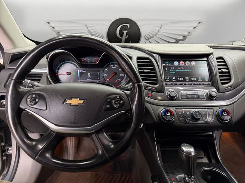 Used 2017 Chevrolet Impala LT w/ Convenience Package image 10