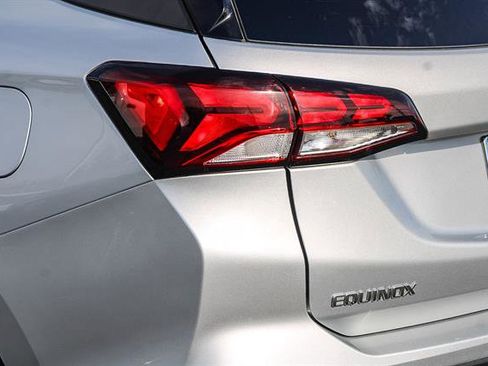 Used 2022 Chevrolet Equinox LT image 11