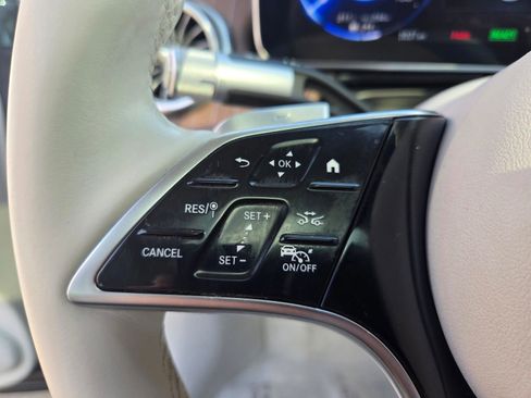 Used 2022 Mercedes-Benz EQS 450+ Sedan image 14