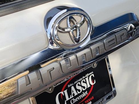 Used 2018 Toyota 4Runner Limited image 9