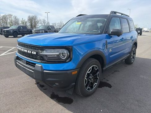 Used 2025 Ford Bronco Sport Outer Banks w/ Outer Banks Tech Package+ AWD/4WD image 2