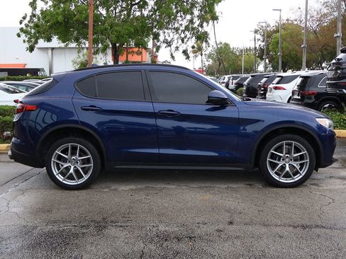 Used 2018 Alfa Romeo Stelvio Sport w/ Quick Order Package 22J Sport AWD/4WD image 17
