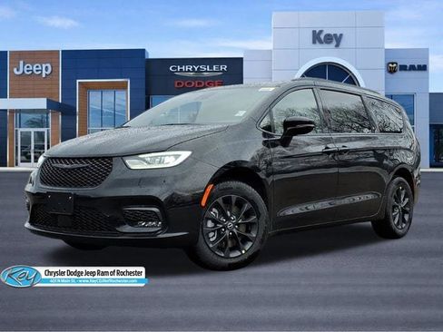 New 2026 Chrysler Pacifica Select image 1