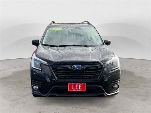Used 2022 Subaru Forester Premium image 8