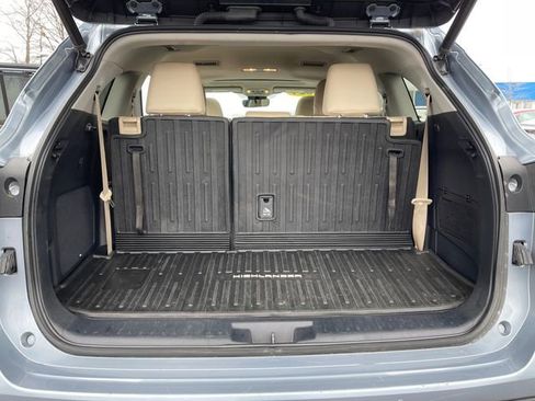 Used 2021 Toyota Highlander Limited image 17