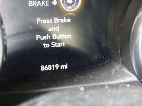 Used 2018 Jeep Wrangler Unlimited Sahara AWD/4WD image 7