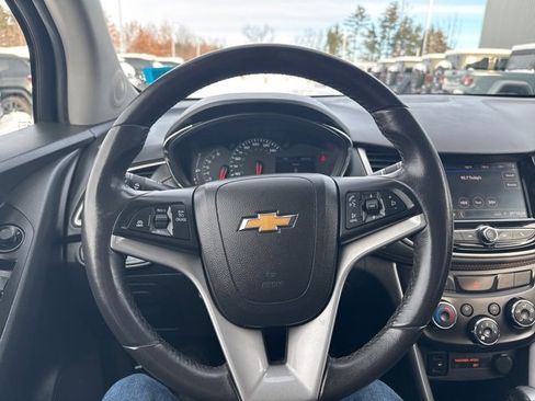 Used 2022 Chevrolet Trax LT w/ LT Convenience Package image 20
