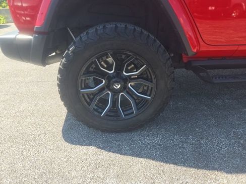 Used 2020 Jeep Wrangler Unlimited Sahara AWD/4WD image 9