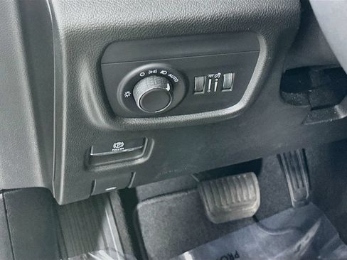 Certified 2023 Jeep Grand Cherokee Laredo AWD/4WD image 18