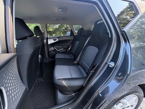 Used 2025 Kia Soul LX w/ LX Technology Package FWD image 22