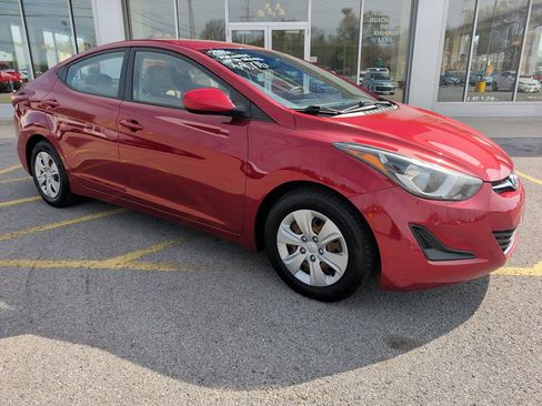 Used 2016 Hyundai Elantra SE image 1