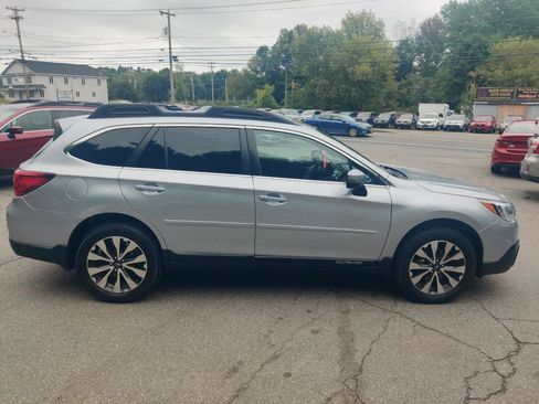 Used 2017 Subaru Outback 2.5i Limited AWD/4WD image 7