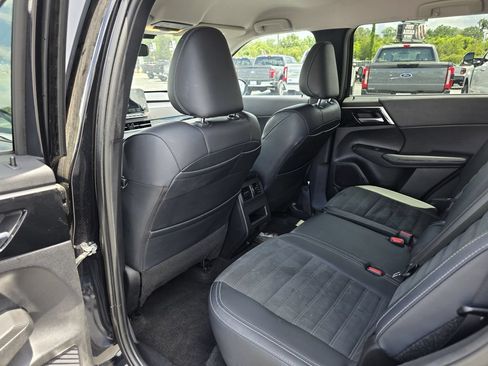 Used 2024 Mitsubishi Outlander SE FWD image 10