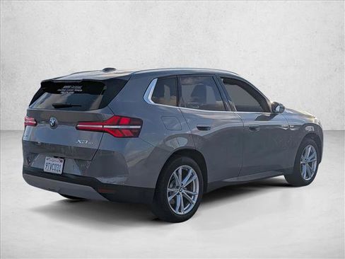 Used 2025 BMW X3 xDrive30i w/ Premium Package image 5