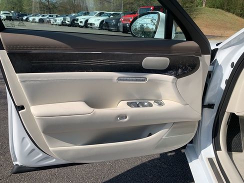 Used 2025 Genesis G90 3.5T image 5