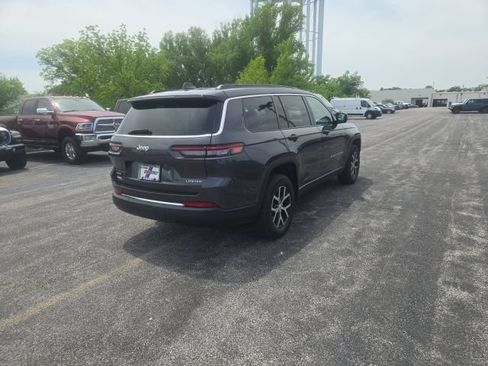 Used 2025 Jeep Grand Cherokee L Limited AWD/4WD image 12