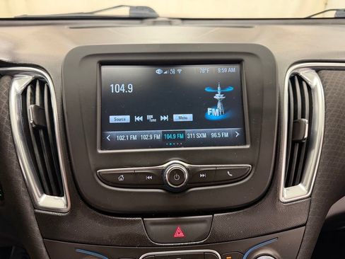 Used 2018 Chevrolet Malibu LT FWD image 25