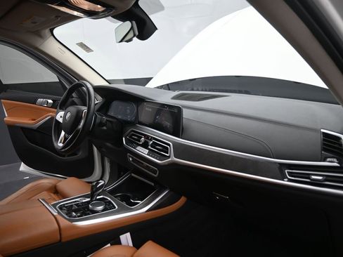 Certified 2022 BMW X7 xDrive40i w/ Premium Package image 20