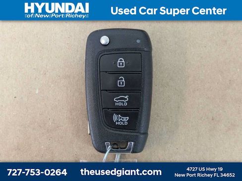 Used 2024 Hyundai Elantra SE FWD image 29