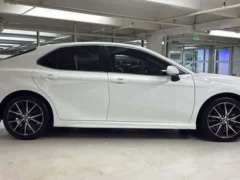 Used 2023 Toyota Camry SE w/ Cold Weather Package FWD image 35