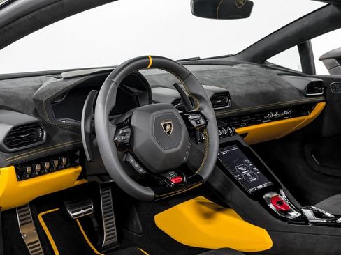Used 2024 Lamborghini Huracan Sterrato image 12