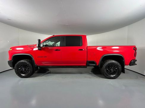 Used 2024 Chevrolet Silverado 2500 ZR2 w/ Technology Package image 4