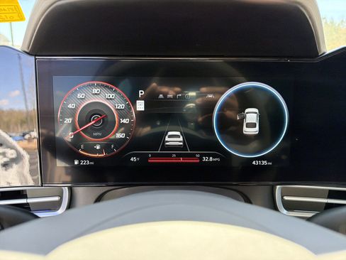 Used 2025 Hyundai Elantra SEL image 26