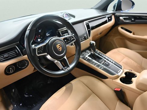 Used 2018 Porsche Macan image 10