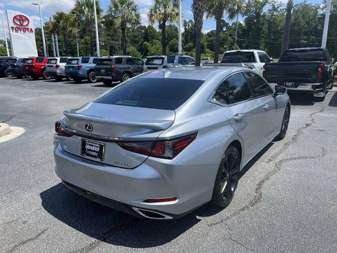 Used 2022 Lexus ES 350 F Sport w/ Accessory Package 2 FWD image 10