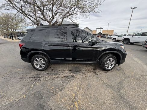 Used 2022 Honda Passport TrailSport image 3