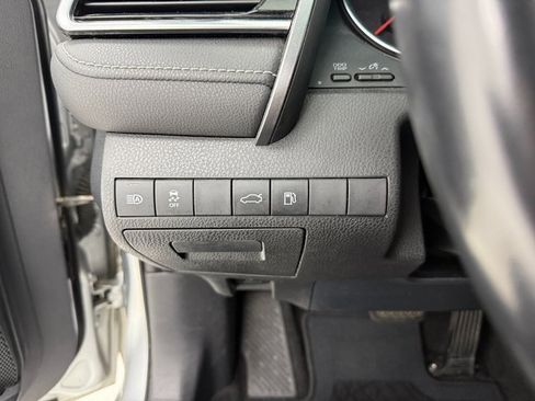 Used 2018 Toyota Camry XSE image 10