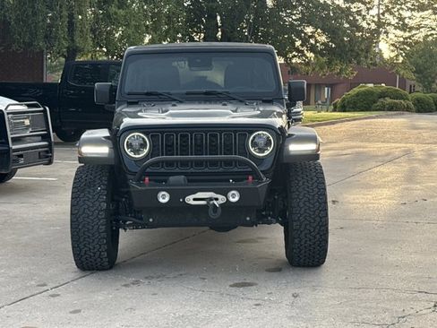 Used 2024 Jeep Wrangler Unlimited Rubicon w/ XTREMEE 35" Tire Package AWD/4WD image 2