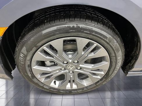 New 2026 Honda Odyssey Touring image 11