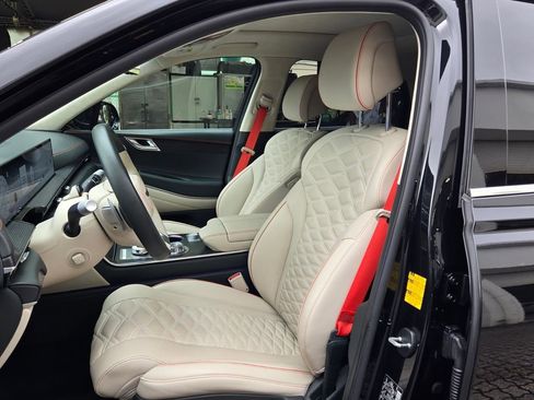 Used 2025 Genesis GV80 3.5T image 13