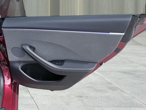 Used 2025 Tesla Model 3 Long Range RWD image 27