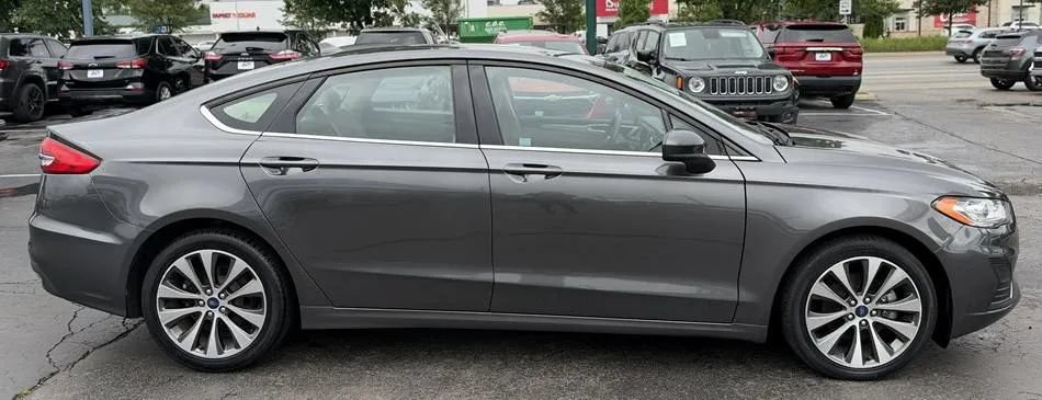 Used 2020 Ford Fusion SE AWD/4WD image 8