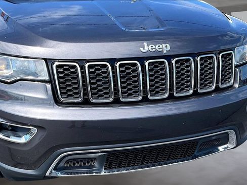 Used 2018 Jeep Grand Cherokee Limited AWD/4WD image 28