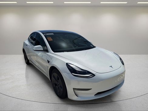 Used 2023 Tesla Model 3 Standard Range RWD image 17