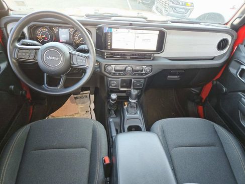 Used 2024 Jeep Gladiator Sport image 9