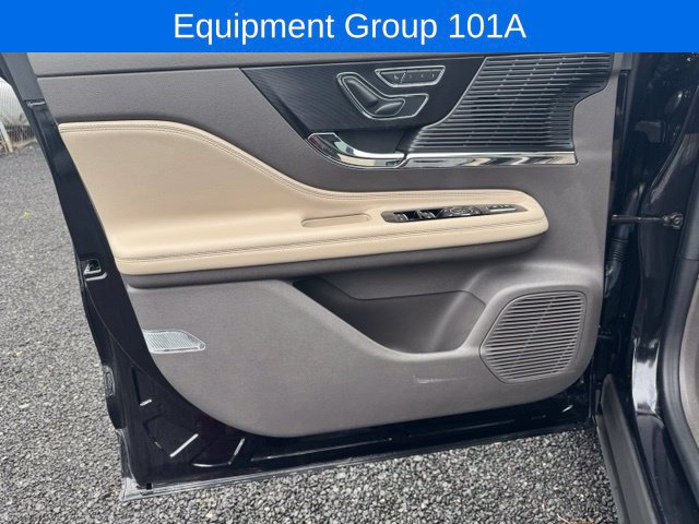Certified 2022 Lincoln Corsair AWD w/ Premium Package image 12