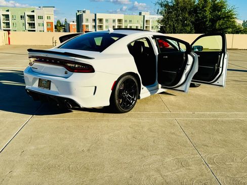 Used 2021 Dodge Charger Scat Pack w/ Dynamics Package image 32
