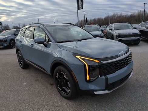 New 2026 Kia Sportage EX image 1