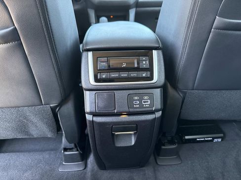 Used 2023 Subaru Ascent Limited w/ Technology Package image 21