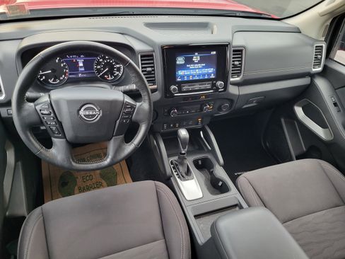 Used 2022 Nissan Frontier SV image 14